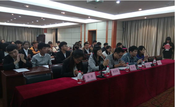 机械工程系学生党支部开展专题学习会