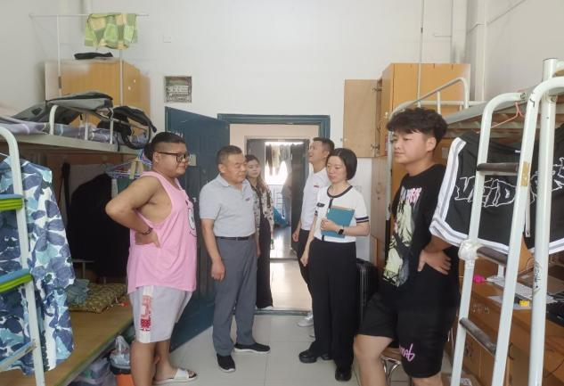 <strong>志愿助前行，开学启新篇——土木院2022级学生校区搬迁工作圆满完成</strong>