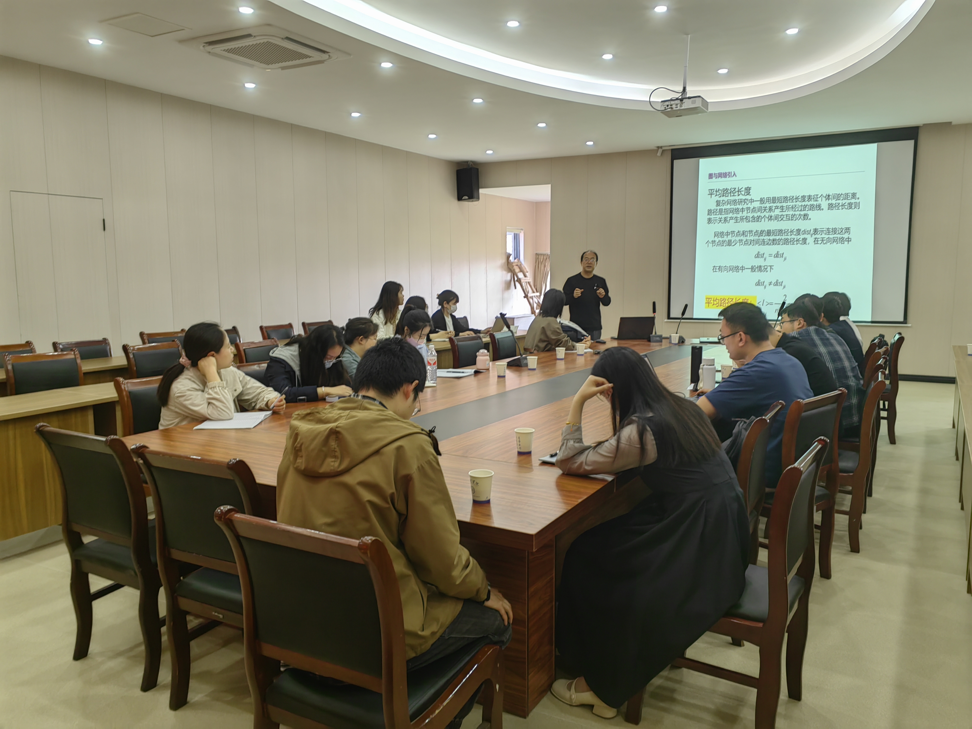 安徽工业大学胡钢教授莅临我校计算机与人工智能学院开展讲座