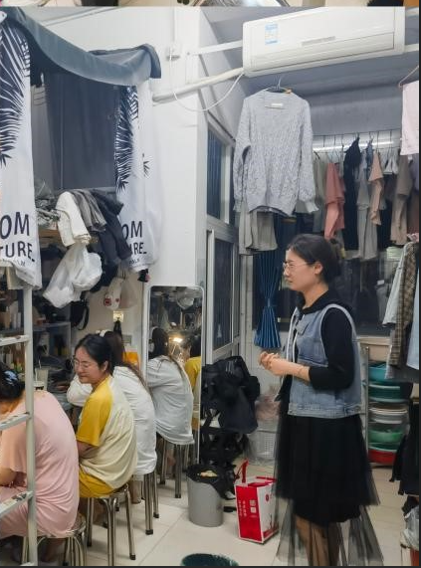 财经学院加强夜间管理，严查夜不归宿现象