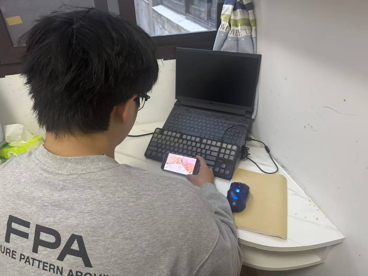 <strong>土木工程学院学生三支部组织观看《榜样9》专题节目</strong>