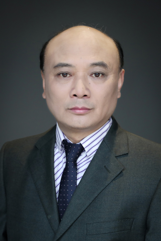 <strong>方磊</strong>