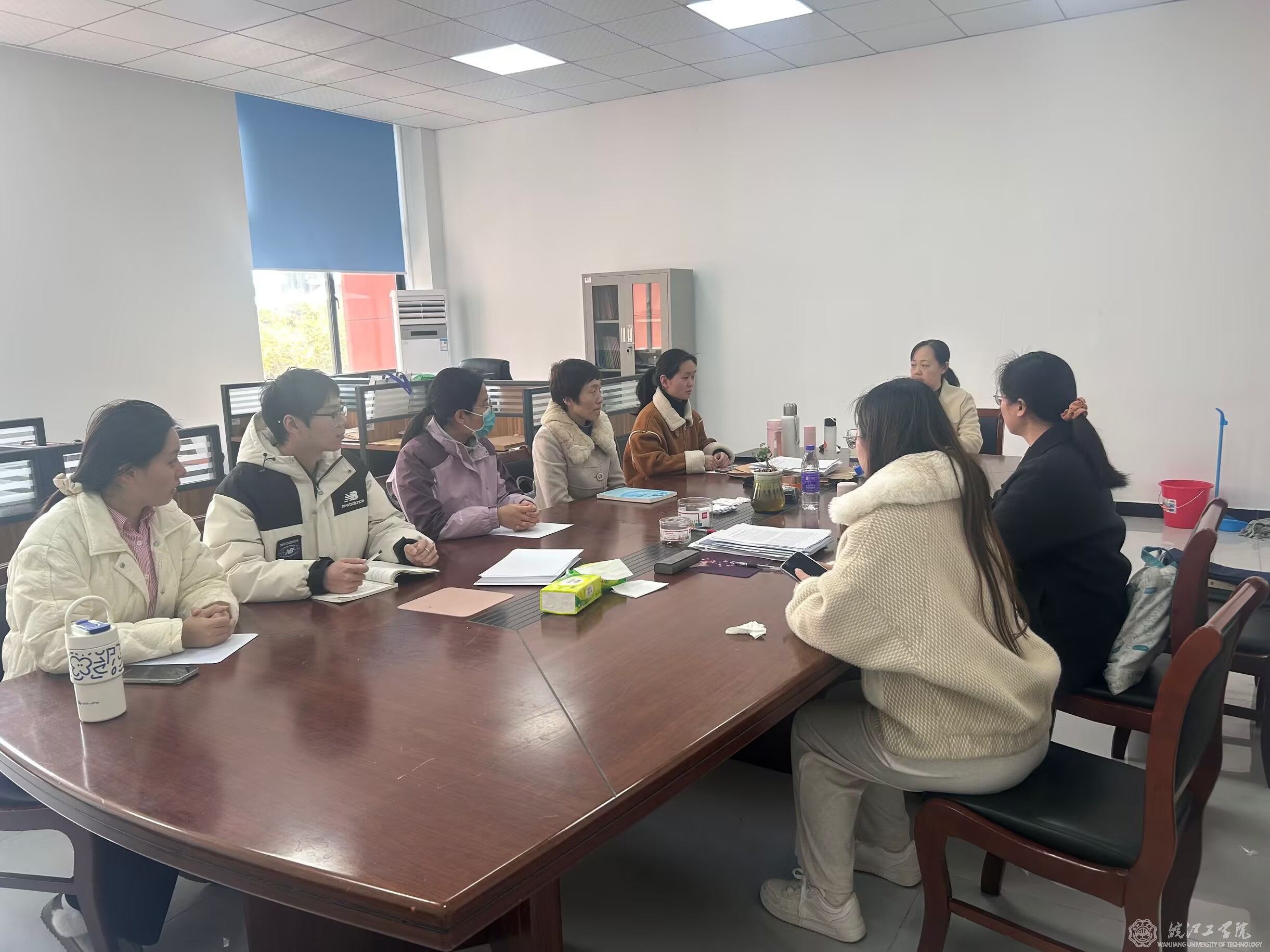 通识教育学院教工第一党支部召开民主生活会