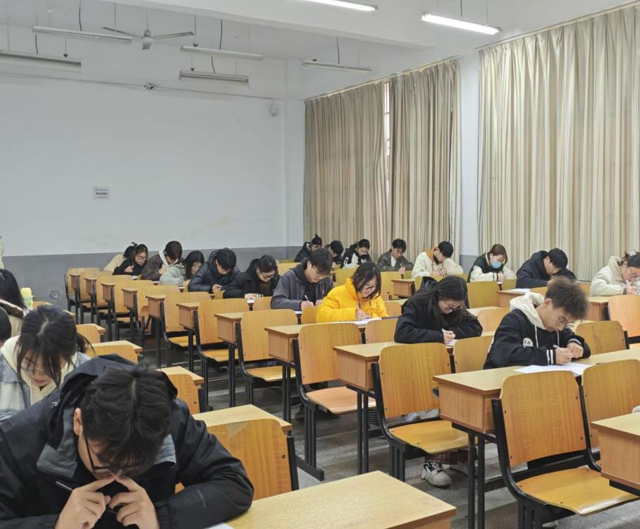 筑牢入团根基，培养青春力量 ——电信工程学院入团积极分子结业考试