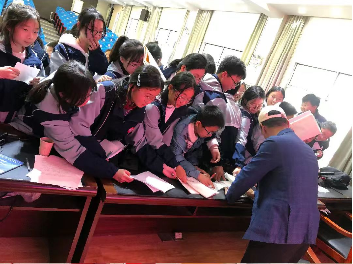 中国国际科技促进会、水利工程技术分会副会长李贵宝参加我校组织的水科普活动