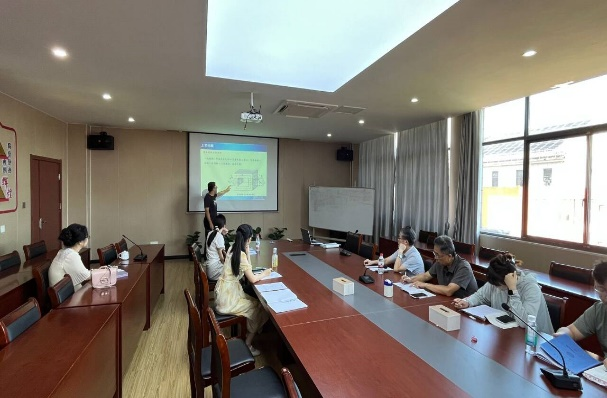 电信工程学院电气工程和电工电子教研室组织新上课及上新课教师试讲活动