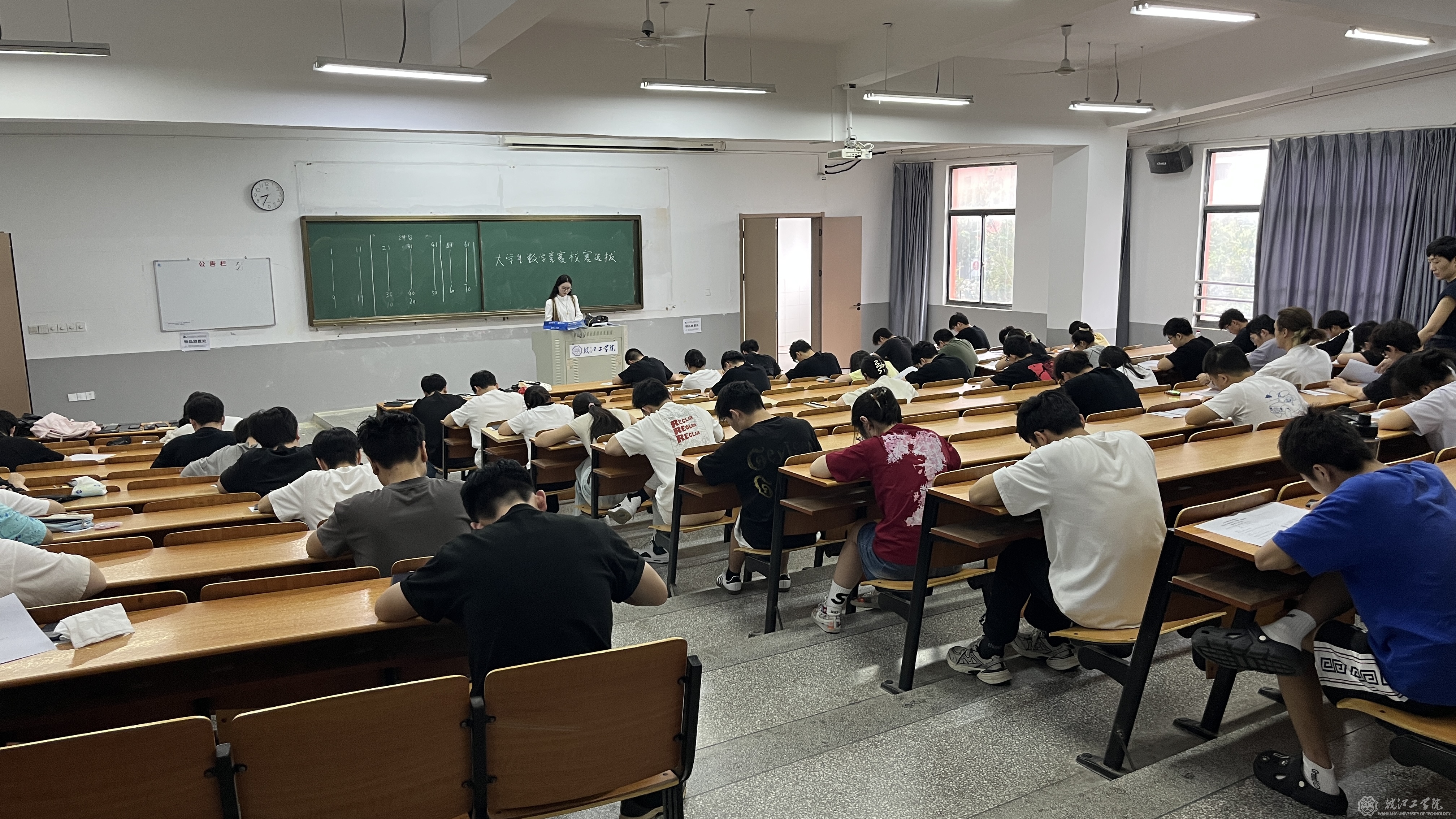 通识教育学院组织开展全国大学生数学竞赛校赛选拔赛等相关工作