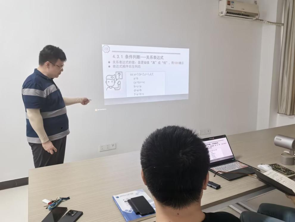 夯实基础 提升质量--计算机学院基础教研室开展磨课活动