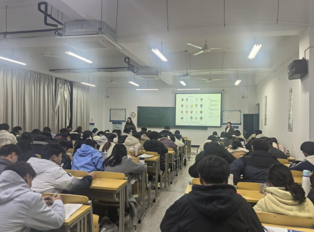 <strong>明晰专业方向 筑牢学科根基 ——土木工程学院2025级给排水科学与工程专业召开专业教育主题班会</strong>