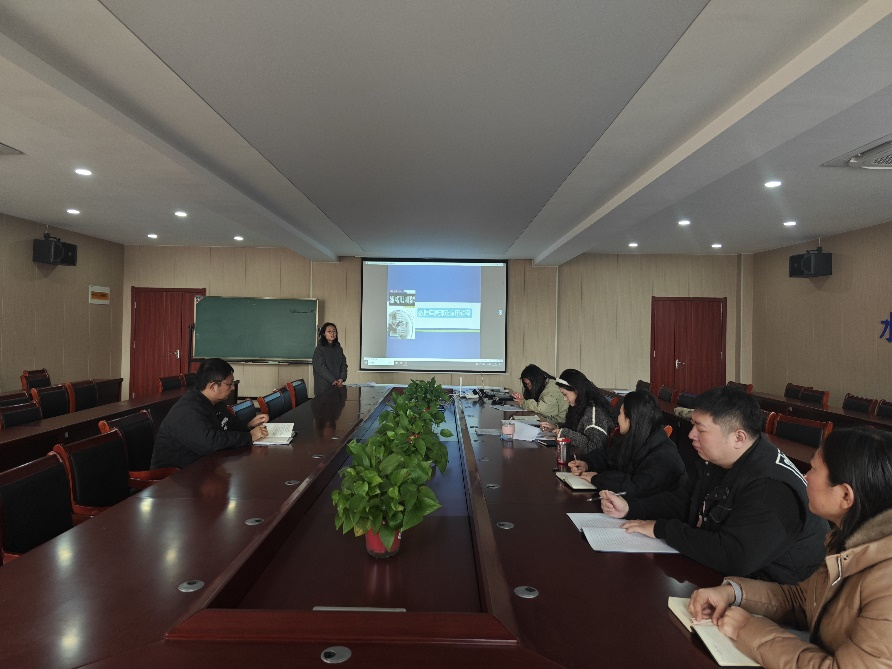 <strong>水利工程学院水文教研室开展新教师试讲暨年终总结大会</strong>