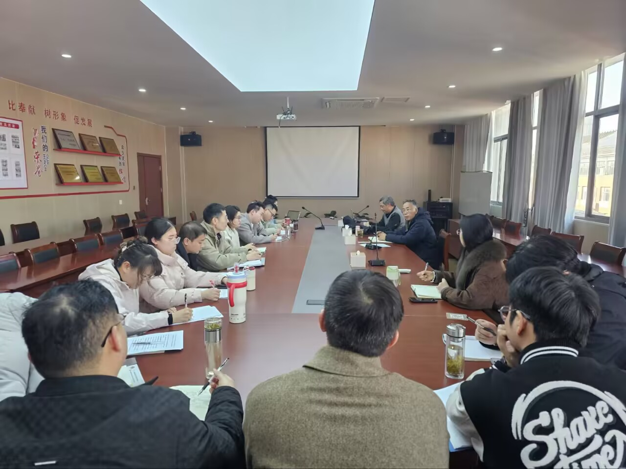 聚焦课程建设 赋能专业认证——电气与信息工程学院电气工程教研室分会议成功举办